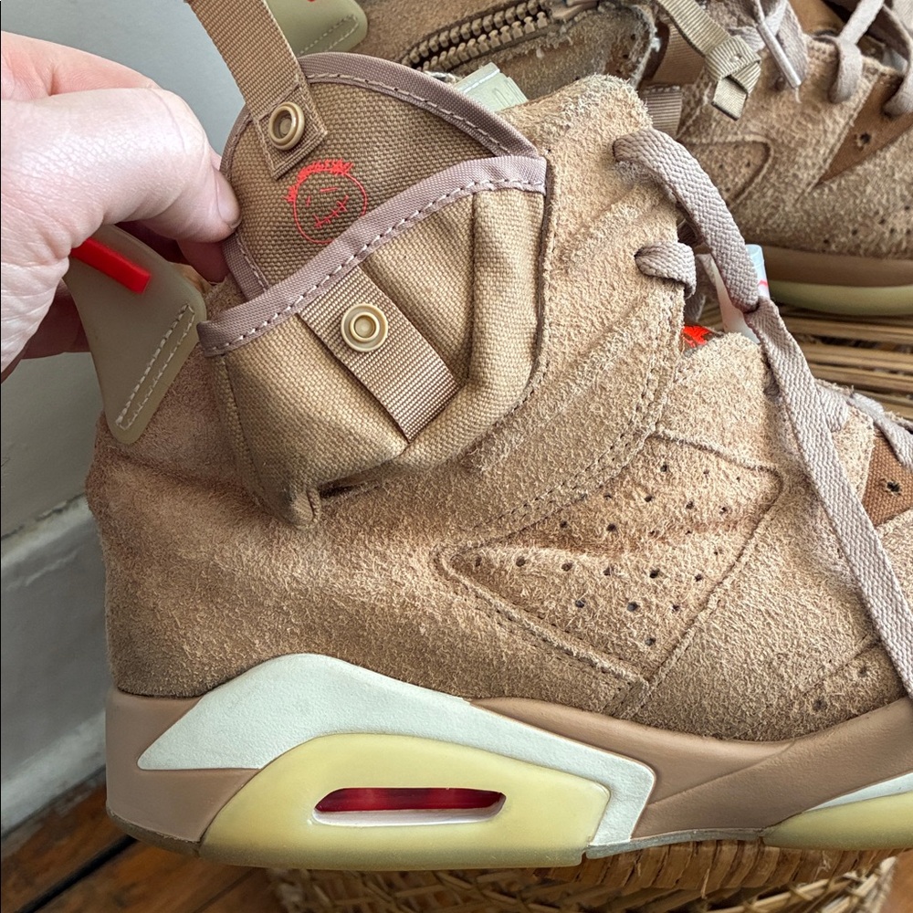 Jordan 6 Retro Travis Scott - Picture 7 of 10
